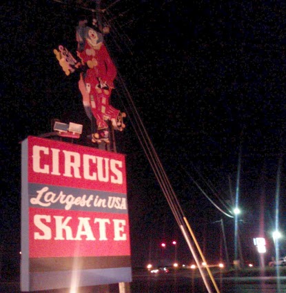 Circus-skate-clown-Murray-Kentucky-roller-rink