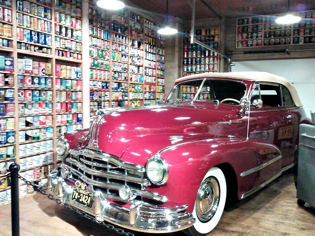 Route 66-Pontiac Museum-oil can collection