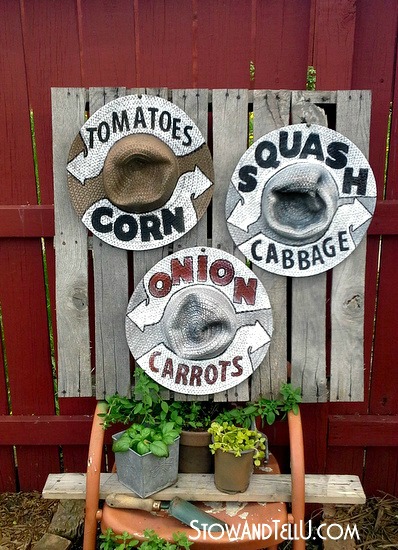 straw-hat-farm-stand-signs